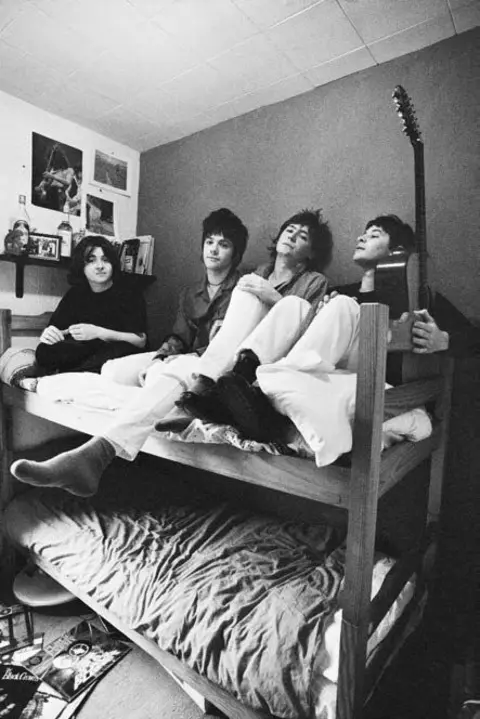 Valerie Phillips Manic Street Preachers on a bunk bed together in the early 1990s