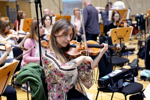 RSNO Violinist at the Horizon soundtrack recording 